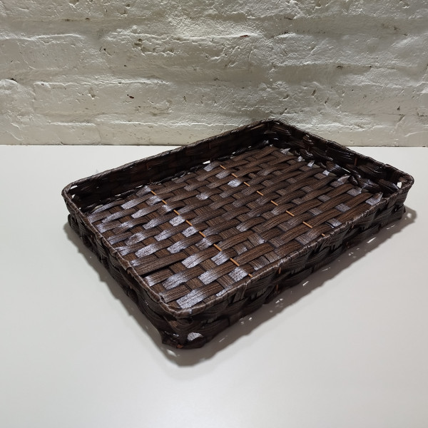 BANDEJA RECTANGULAR TEJIDA PLASTICA  GRANDE 38x28x5CM