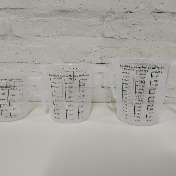 JARRA PLASTICA GRADUADA 1000ML
