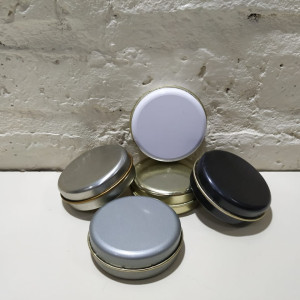 lata pastillero 6x2cm lisa blanca dorada plata negra