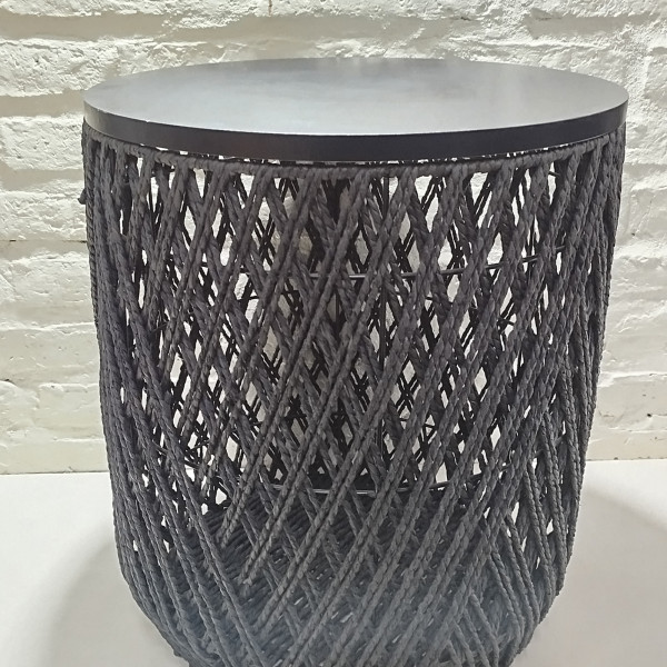 MESA FIBRA NATURAL NEGRA GRANDE 40x47CM ALTO