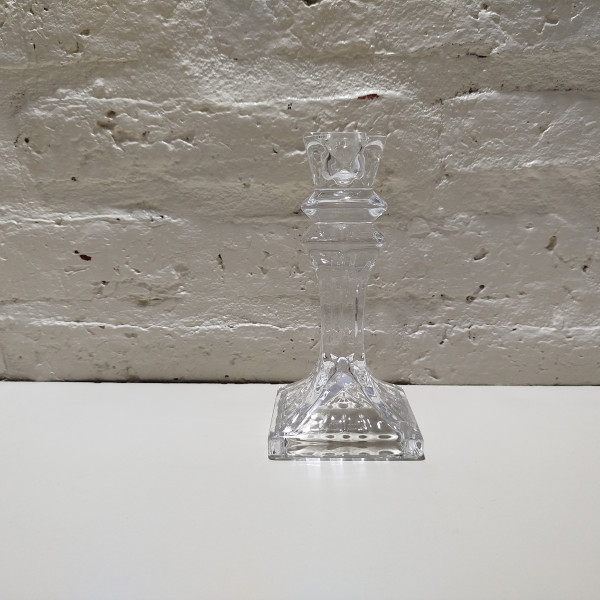 PORTAVELA CANDELABRO BASE CUADRADA 8x15CM LABRADO
