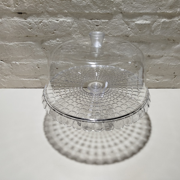POSATORTA ACRILICO CON PIE Y CAMPANA ONDITAS 28CM