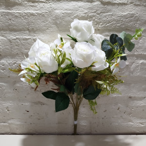 ramo x 9 pimpollo rosas grandes blanco 40cm