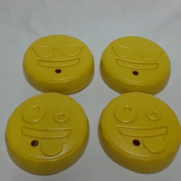TAPA SILICONA EMOJIS 63 CON AGUJERO