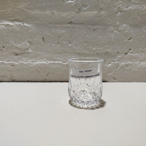 vasito licor labrado 4x6cm