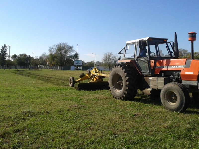 EMPEZANDO A NIVELAR LA TERCER CANCHA DEL VERDE., Club Defensores Talleres, Venado Tuerto